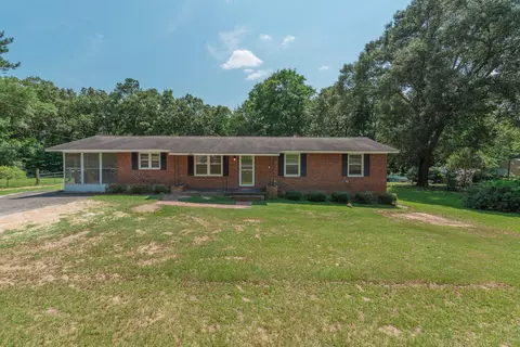 18 Louise St, Graniteville, SC 29829