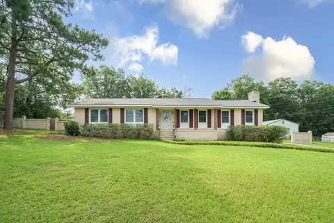 114 Johnson St, Gloverville, SC 29828