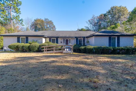 57 Sweetwater Ln, Barnwell, SC 29812