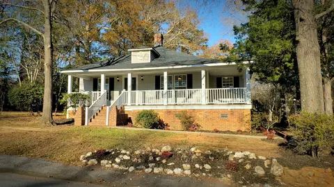 400 S Calhoun St, Mc Cormick, SC 29835