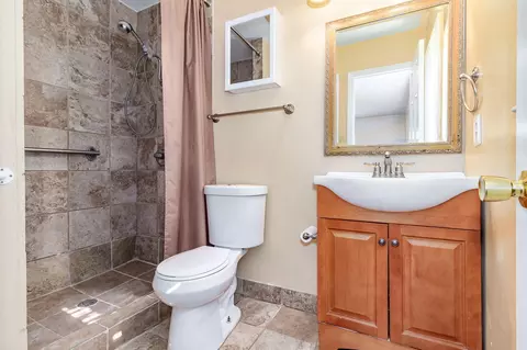 Bath - 407 Sheffield Cir, Augusta, GA 30909 photo 1 of 4