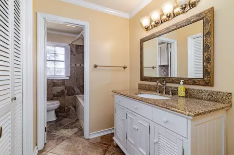 Bath - 407 Sheffield Cir, Augusta, GA 30909 photo 2 of 4