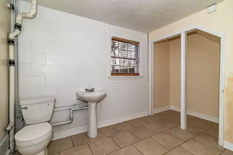 Bath - 407 Sheffield Cir, Augusta, GA 30909 photo 4 of 4