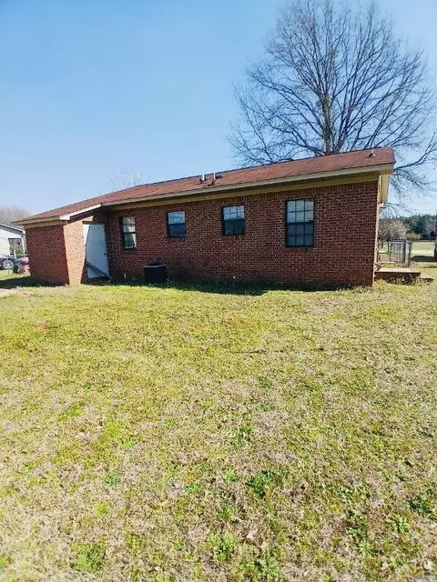 Exterior - 1122 Stretch Dr, Johnston, SC 29832 photo 4 of 5
