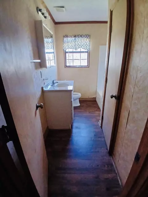 Bath - 1122 Stretch Dr, Johnston, SC 29832 photo 1 of 1