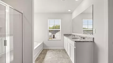 Bath - 810 Lytham Dr, Aiken, SC 29801 photo 3 of 5