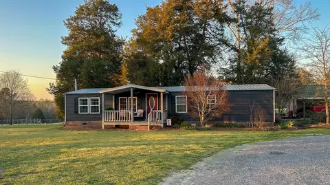 968 Gunter Pond Rd, Wagener, SC 29164