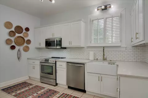 Kitchen - 2267 Central Ave, Augusta, GA 30904 photo 2 of 5