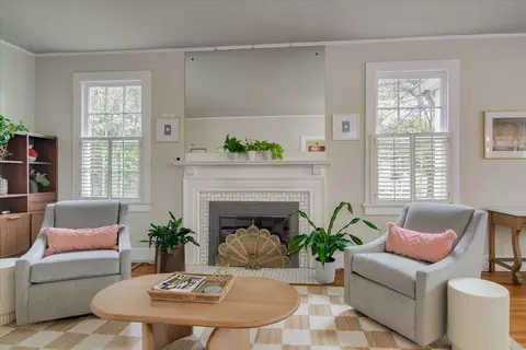 Living - 2267 Central Ave, Augusta, GA 30904 photo 7 of 7