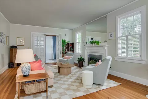 Living - 2267 Central Ave, Augusta, GA 30904 photo 2 of 7