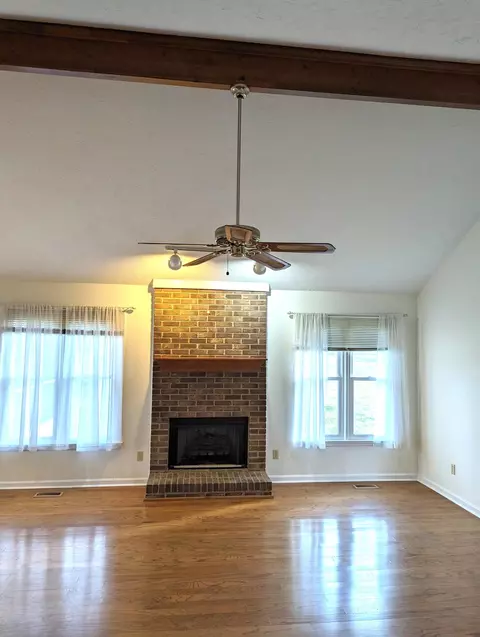 Living - 904 Main St, Jackson, SC 29831 photo 1 of 2