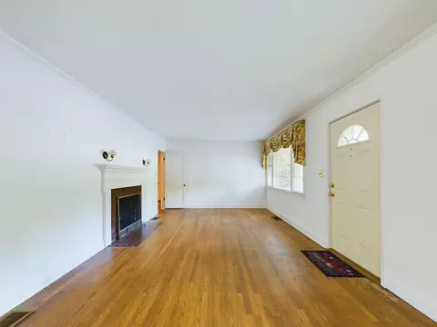 Living - 718 Colleton Ave SE, Aiken, SC 29801 photo 1 of 7