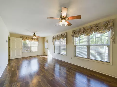 Living - 718 Colleton Ave SE, Aiken, SC 29801 photo 7 of 7