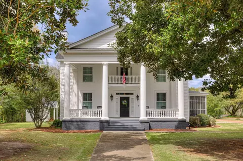 208 Calhoun St, Johnston, SC 29832