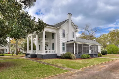 Exterior - 208 Calhoun St, Johnston, SC 29832 photo 7 of 16