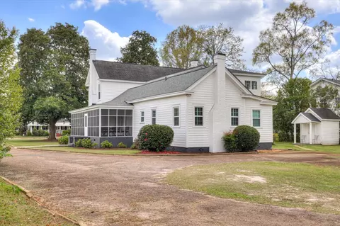 Exterior - 208 Calhoun St, Johnston, SC 29832 photo 13 of 16