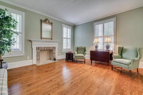 Living - 208 Calhoun St, Johnston, SC 29832 photo 4 of 9