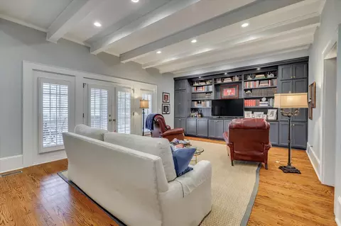 Living - 208 Calhoun St, Johnston, SC 29832 photo 5 of 9