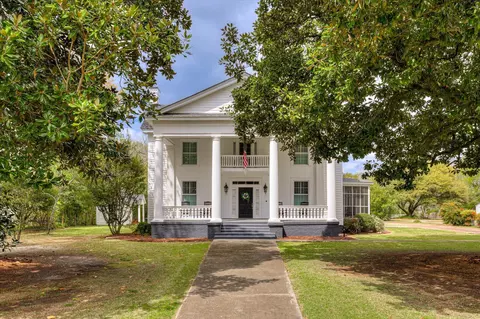 Exterior - 208 Calhoun St, Johnston, SC 29832 photo 4 of 16
