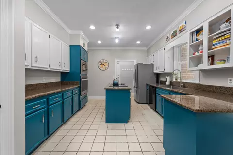 Kitchen - 150 Springlakes Dr, Martinez, GA 30907 photo 4 of 5