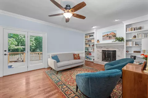 Living - 150 Springlakes Dr, Martinez, GA 30907 photo 2 of 3