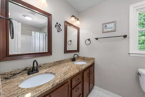 Bath - 150 Springlakes Dr, Martinez, GA 30907 photo 2 of 6