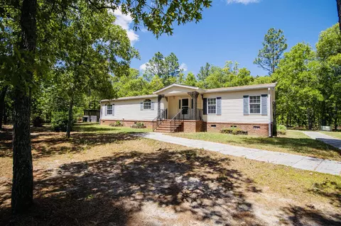 555 Oak Ridge Club Rd, Windsor, SC 29856