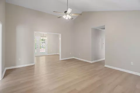 Living - 30 Roosevelt Ct NE, Aiken, SC 29801 photo 2 of 3