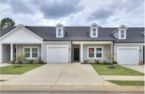 664 Hampton Drive Dr, North Augusta, SC 29860