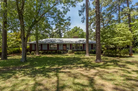 8 Longwood Dr, Aiken, SC 29803