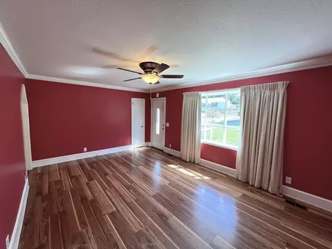 Living - 110 4th St, Jackson, SC 29831 photo 2 of 4