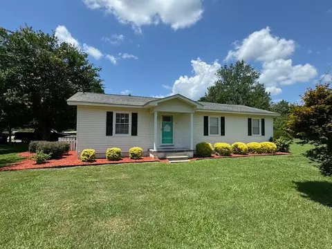 229 Sunnifield Dr, Williston, SC 29853