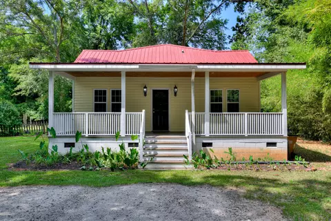235 Pickens St, Edgefield, SC 29824