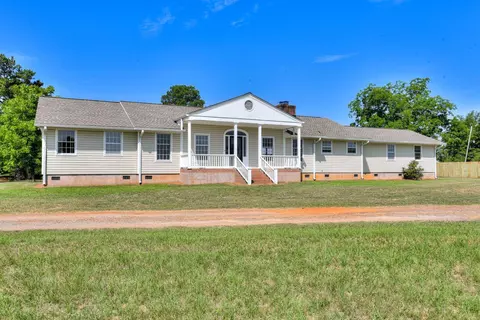 76 Lott Rd, Johnston, SC 29832