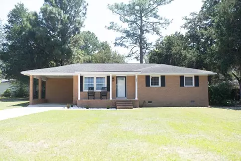 108 South St, Gloverville, SC 29828