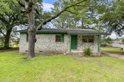 244 Center St, Wagener, SC 29164