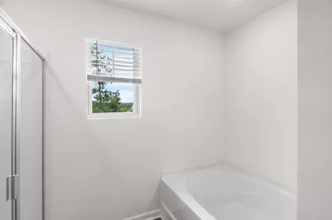 Bath - 864 Pullman Loop, Aiken, SC 29801 photo 2 of 5