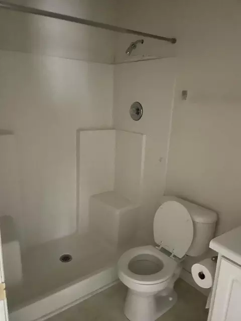 Bath - 120 Double Tree Dr, Aiken, SC 29803 photo 1 of 2