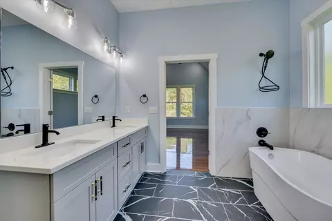 Bath - 2507 Cairo Drive Dr, Augusta, GA 30906 photo 2 of 5