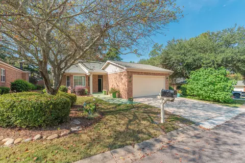 607 Clarendon Pl, Aiken, SC 29801