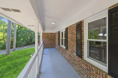 1004 Gary Dr, Mc Cormick, SC 29835 photo 2