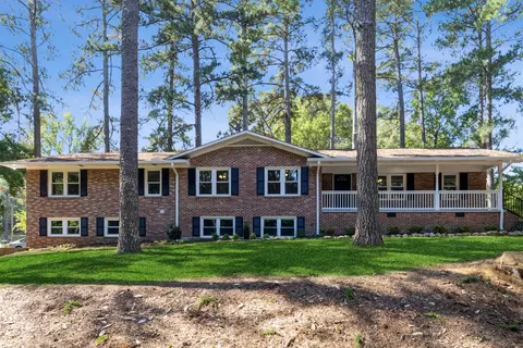 1004 Gary Dr, Mc Cormick, SC 29835