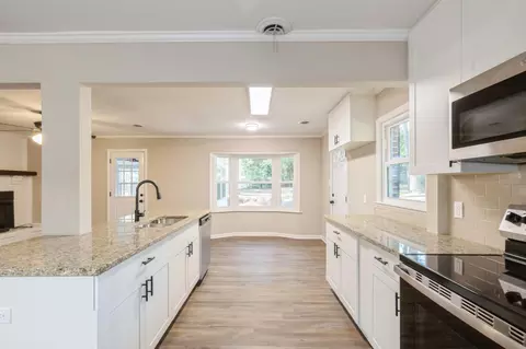 1004 Gary Dr, Mc Cormick, SC 29835 photo 6