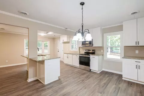 1004 Gary Dr, Mc Cormick, SC 29835 photo 5