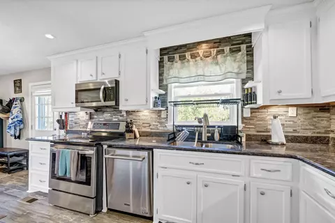 Kitchen - 320 Adams Ln, Gilbert, SC 29054 photo 3 of 5