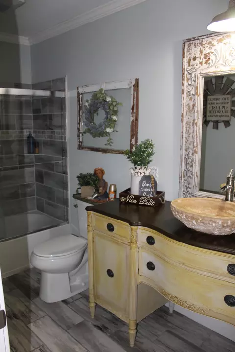 Bath - 1360 Vanest Rd, Ridge Spring, SC 29129 photo 4 of 7