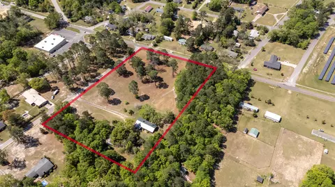 39 Gantt St, Wagener, SC 29164