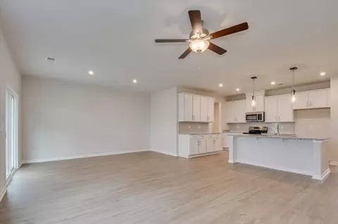 Living - 411 Chickadee Way, Harlem, GA 30814 photo 4 of 4