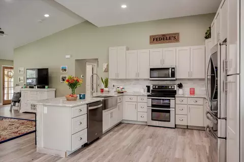 Kitchen - 4160 Chiweenie Trl, Williston, SC 29853 photo 3 of 4