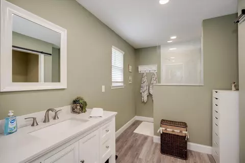 Bath - 4160 Chiweenie Trl, Williston, SC 29853 photo 1 of 3
